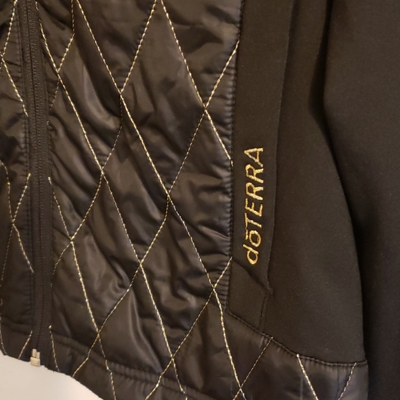 Doterra small quilted front jacket - Picture 2 of 7